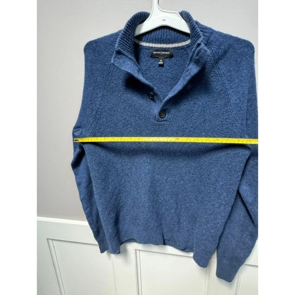 Banana Republic Mens Blue Button Mock Neck Sweater Raglan Sleeve Medium